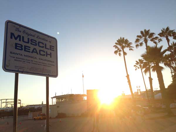 Muscle Beach Schild in Santa Monica.
